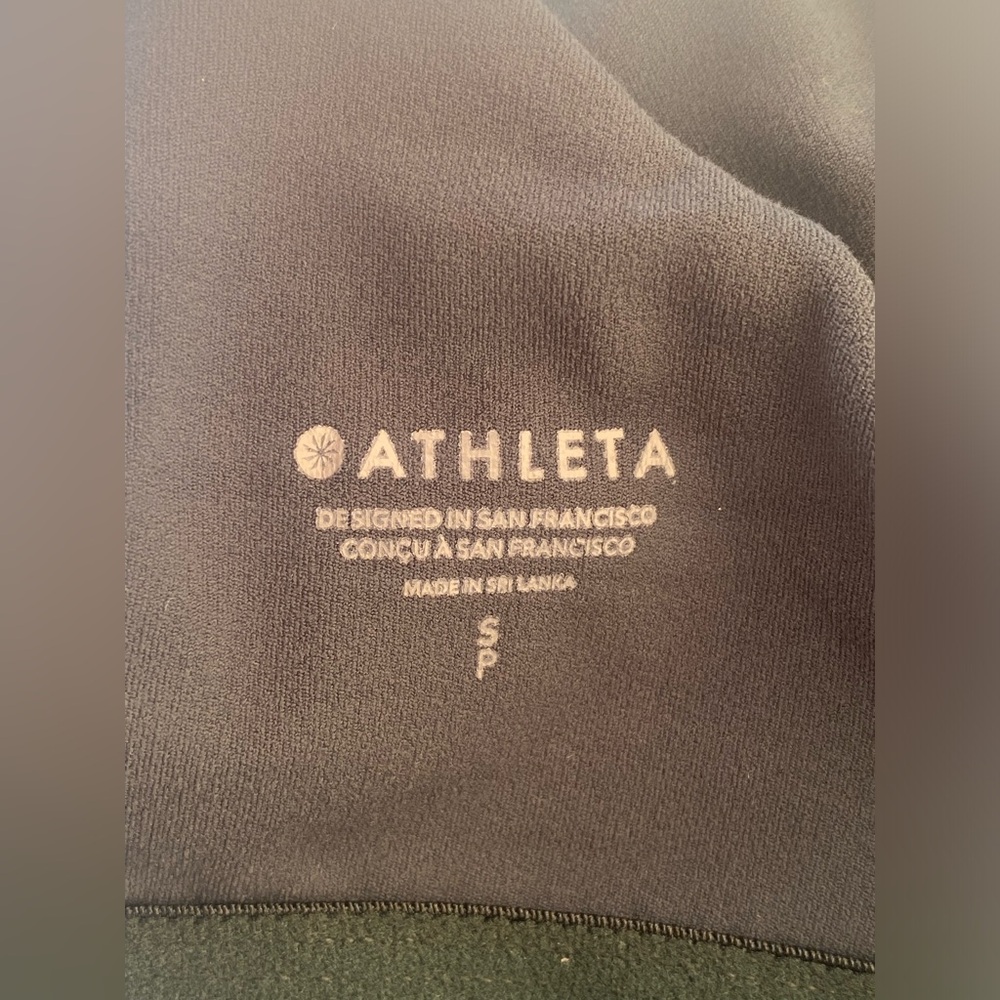 Athleta XL Conscious Crop Camo Green ~ Small - Picture 9 of 9